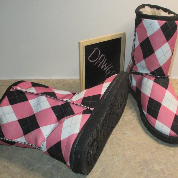 SOLD!!! Was PRICED TO SELL DAWGS Black/Pink/White Plaid/Checkered WINTER BOOTS - Picture 2 of 7